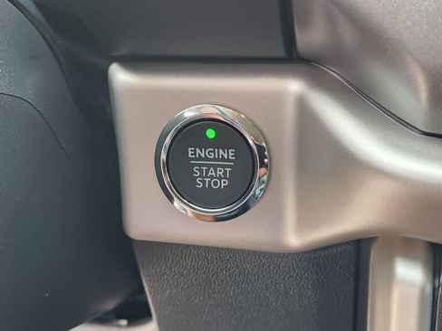 Used 2024 Ford Expedition XLT AWD/4WD image 19
