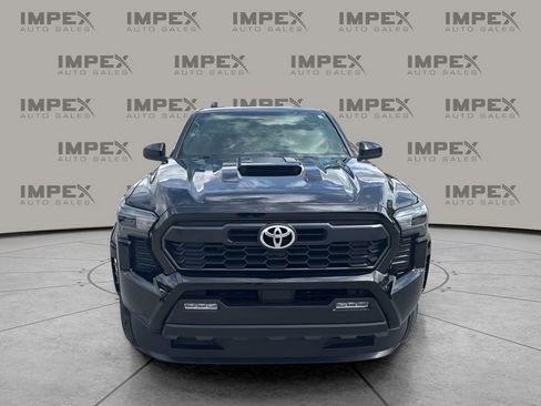 Used 2025 Toyota Tacoma TRD Sport AWD/4WD image 8