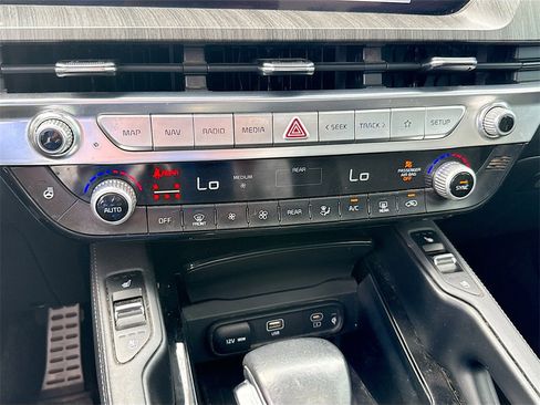 Used 2023 Kia Telluride SX Prestige image 17