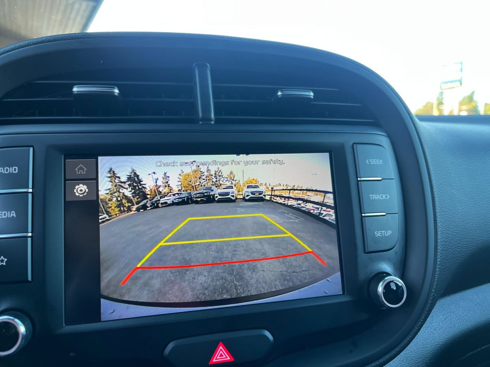 Used 2025 Kia Soul LX w/ LX Technology Package FWD image 24