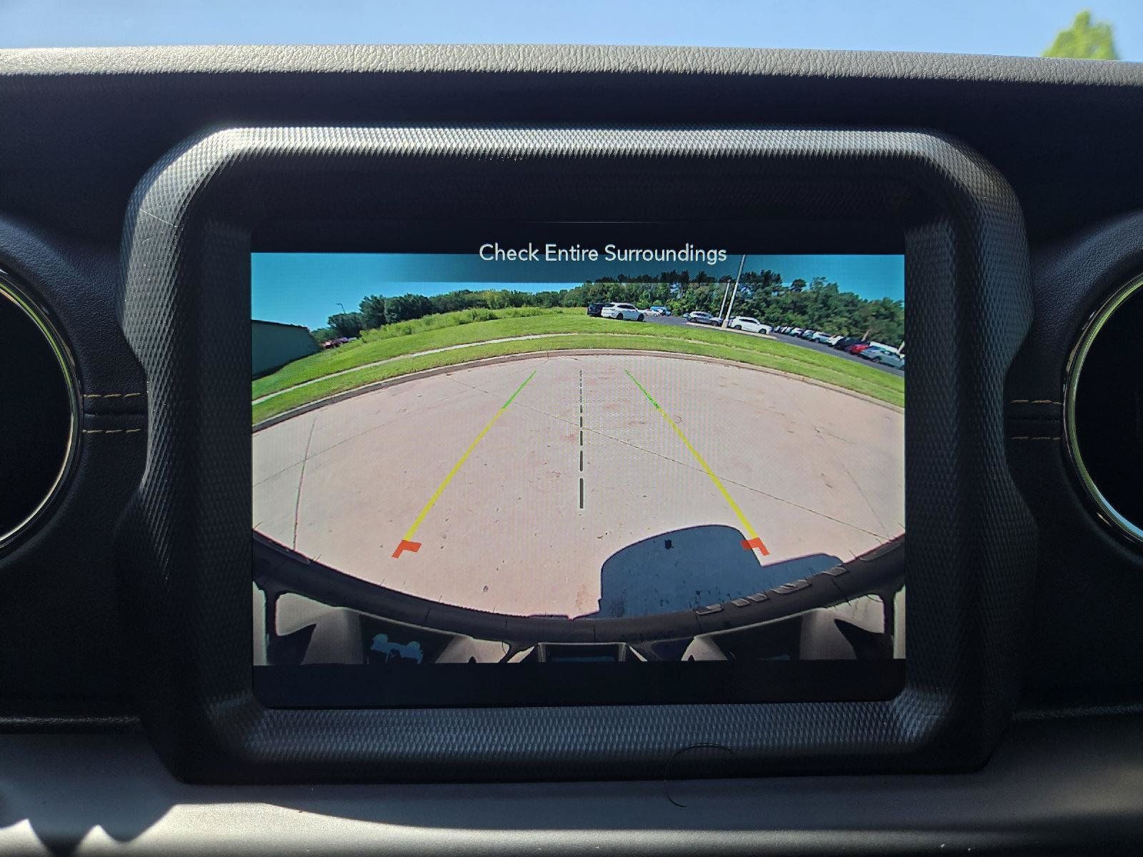Used 2021 Jeep Wrangler Unlimited Sahara AWD/4WD image 18