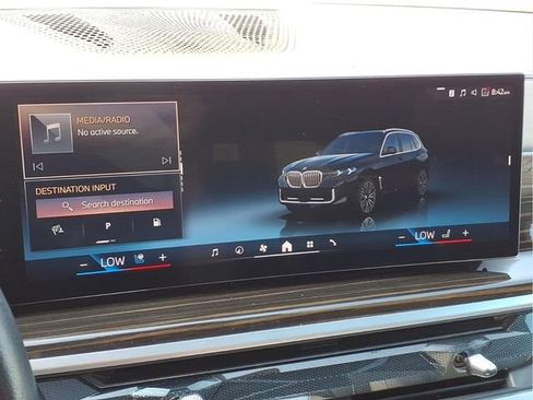 Used 2025 BMW X5 xDrive50e AWD/4WD image 9