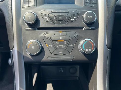 Used 2017 Ford Fusion SE FWD image 24