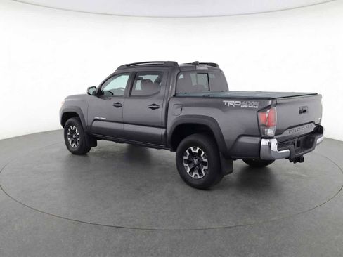Used 2018 Toyota Tacoma TRD Off-Road AWD/4WD image 5