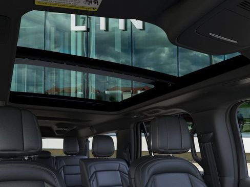 New 2025 Lincoln Navigator L Reserve w/ Jet Appearance Package image 22