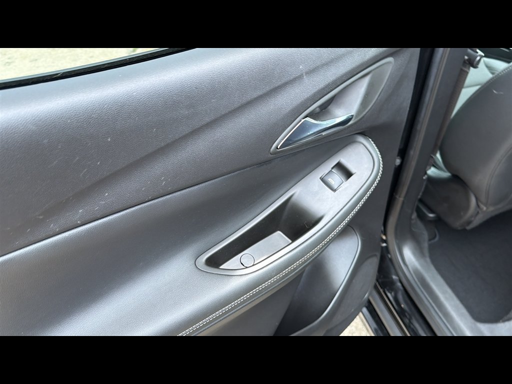 Used 2023 Buick Encore GX Select w/ Sport Touring Package FWD image 21