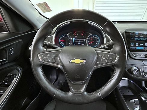 Used 2018 Chevrolet Malibu LT FWD image 11