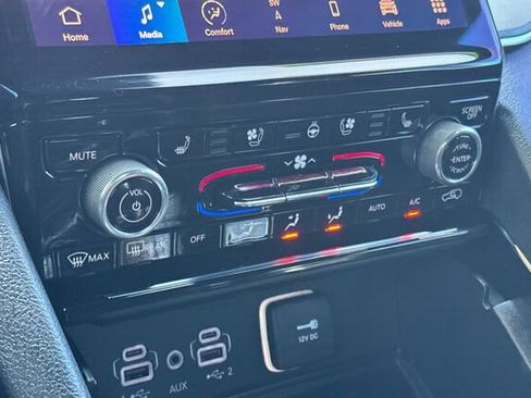 Used 2022 Jeep Grand Cherokee Overland w/ Advanced Protech Group III image 21