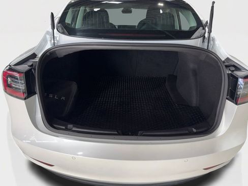 Used 2019 Tesla Model 3 Standard Range image 21