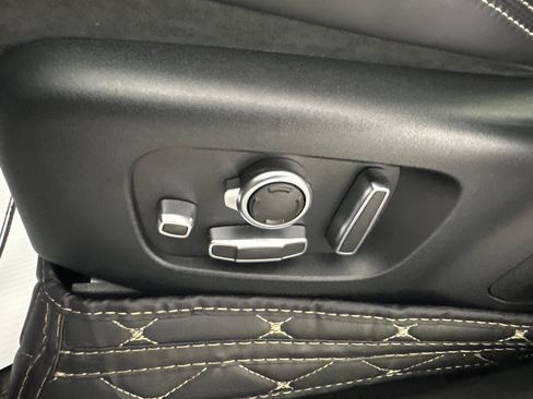 Used 2020 Land Rover Range Rover Velar R-Dynamic HSE image 10