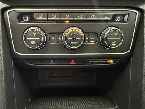 Used 2021 Volkswagen Atlas SE w/ Panoramic Sunroof Package image 39