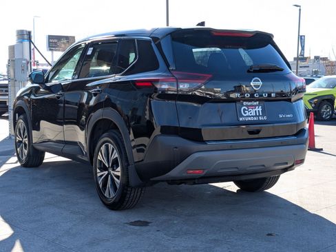 Used 2021 Nissan Rogue SV image 8