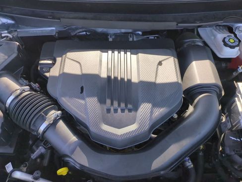 Used 2025 GMC Acadia Elevation image 13