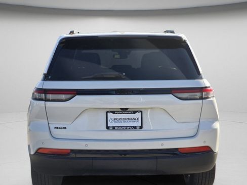 Used 2024 Jeep Grand Cherokee Altitude image 21