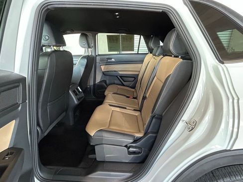 Used 2022 Volkswagen Atlas Cross Sport SE w/ Black Wheel Package image 42