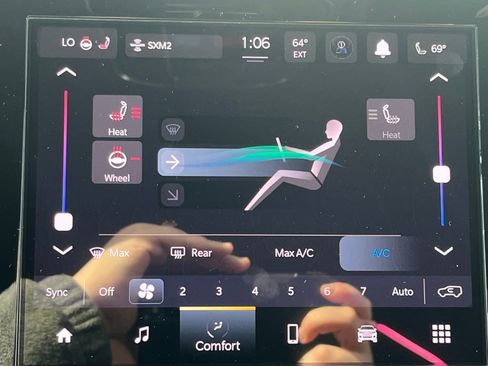 New 2025 Jeep Grand Cherokee Laredo X w/ Luxury Tech Group I image 6