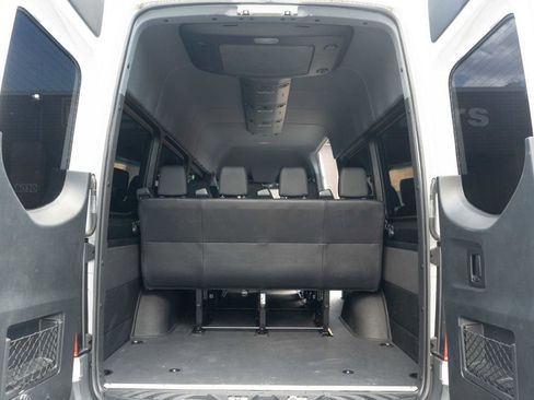 Used 2020 Mercedes-Benz Sprinter 2500 image 12