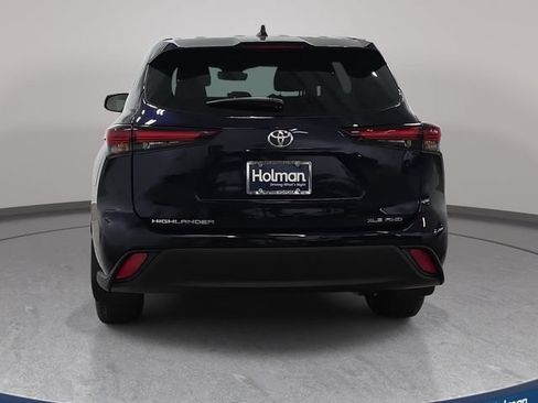 Certified 2025 Toyota Highlander XLE AWD/4WD image 6