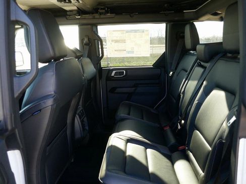 New 2025 Ford Bronco Outer Banks image 12