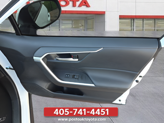 Used 2025 Toyota RAV4 SE AWD/4WD image 28