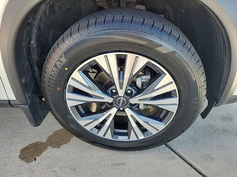 Used 2022 Nissan Rogue SV image 10