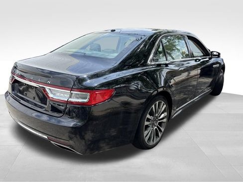 Used 2017 Lincoln Continental Select w/ Climate Package AWD/4WD image 3