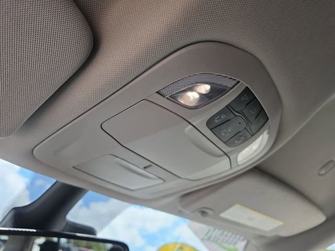 Used 2023 Chrysler Pacifica Touring-L FWD image 30