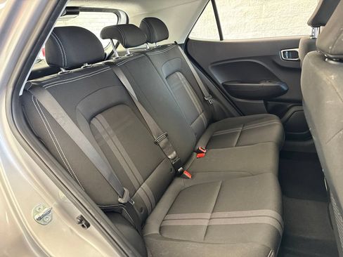 Used 2025 Hyundai Venue SEL FWD image 43