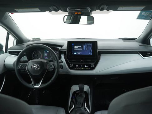 Used 2025 Toyota Corolla SE image 13