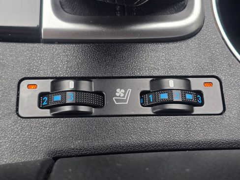 Used 2017 Toyota Highlander Limited AWD/4WD image 42
