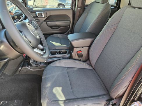 New 2026 Jeep Gladiator Sport image 25