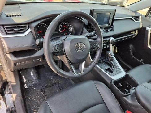 Used 2022 Toyota RAV4 XLE Premium AWD/4WD image 11