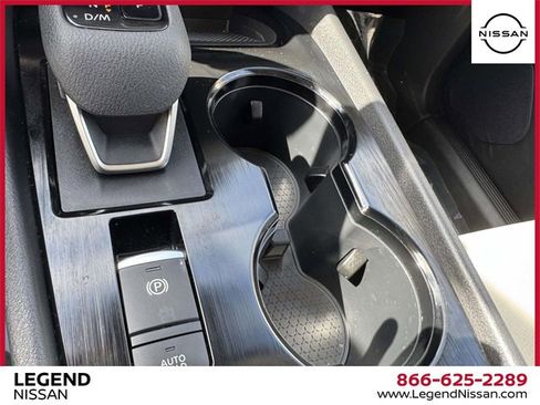 Used 2022 Nissan Rogue SV w/ SV Premium Package image 28