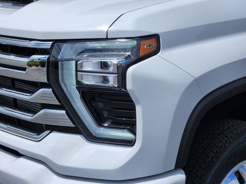 New 2026 Chevrolet Silverado 3500 High Country w/ High Country Premium Package AWD/4WD image 5