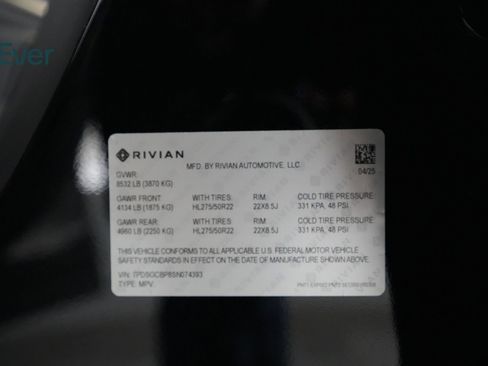Used 2025 Rivian R1S Premium AWD/4WD image 27