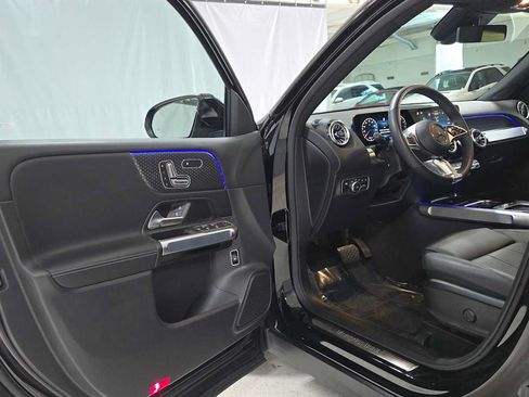 Used 2026 Mercedes-Benz GLB 250 4MATIC image 19