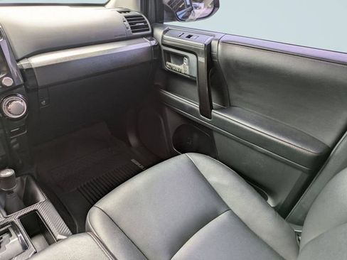 Used 2021 Toyota 4Runner Venture w/ Moonroof Package AWD/4WD image 19
