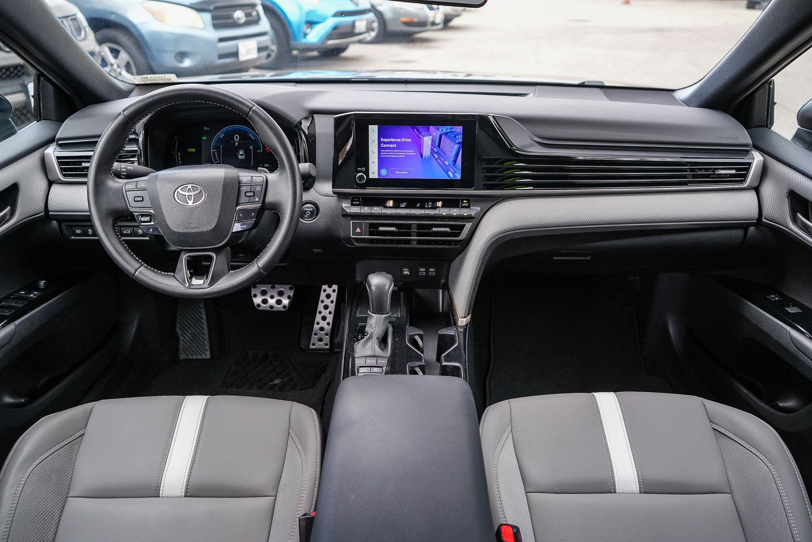 Used 2025 Toyota Camry SE AWD/4WD image 12