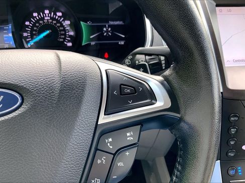 Used 2020 Ford Edge Titanium w/ Equipment Group 301A AWD/4WD image 25
