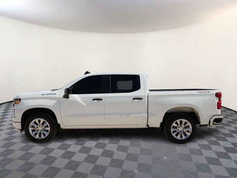 Used 2024 Chevrolet Silverado 1500 Custom AWD/4WD image 2
