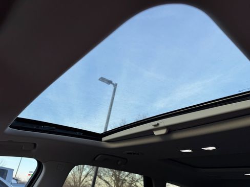 Used 2021 Buick Enclave Avenir w/ Avenir Technology Package image 13