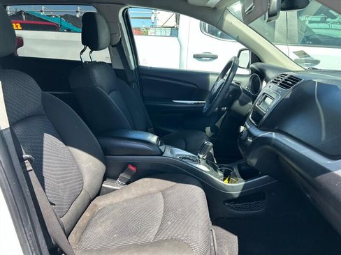 Used 2019 Dodge Journey SE FWD image 19