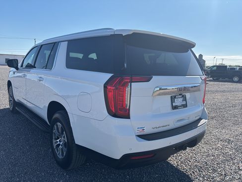 Used 2021 GMC Yukon XL SLE AWD/4WD image 7