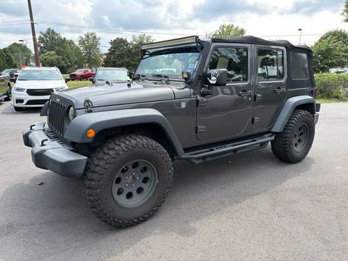 Used 2017 Jeep Wrangler Unlimited Sport w/ Connectivity Group AWD/4WD image 7