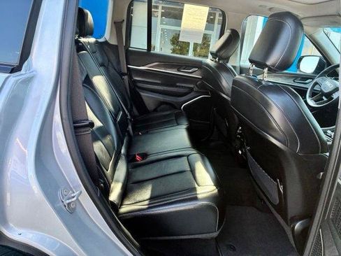 Used 2022 Jeep Grand Cherokee Limited AWD/4WD image 10