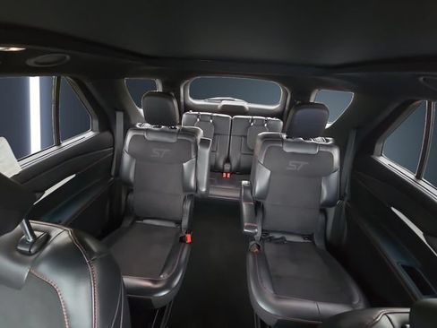 Certified 2025 Ford Explorer ST AWD/4WD image 13
