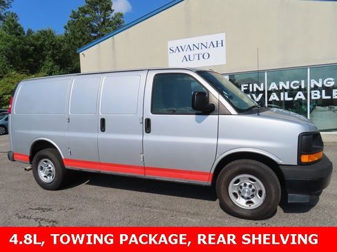 Used 2017 Chevrolet Express 2500 image 1
