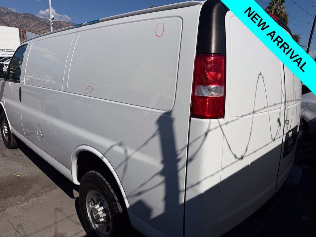 Used 2023 Chevrolet Express 2500 w/ Driver Convenience Package RWD image 4