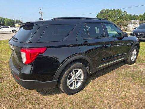 Used 2023 Ford Explorer XLT AWD/4WD image 7