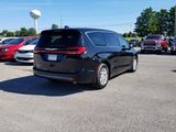 New 2025 Chrysler Pacifica Select image 4